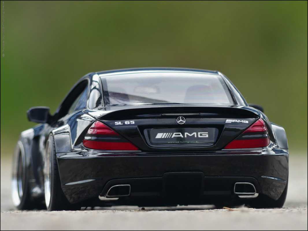 1:18 MERCEDES-BENZ SL65 AMG R230 BLACK SERIES